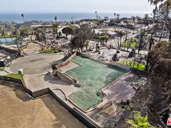 16615 Merrivale Ln, Pacific Palisades, CA 90272
