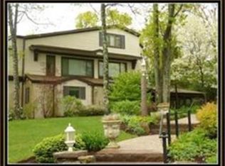 30 Eisenhower Dr, Sharon, MA 02067