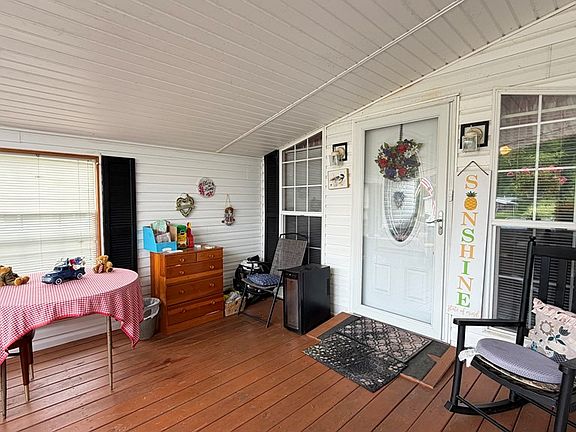 4th image of 75 Piper Ave