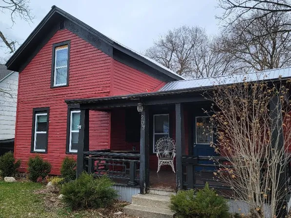 203 E Telegraph St, Dowagiac, MI 49047