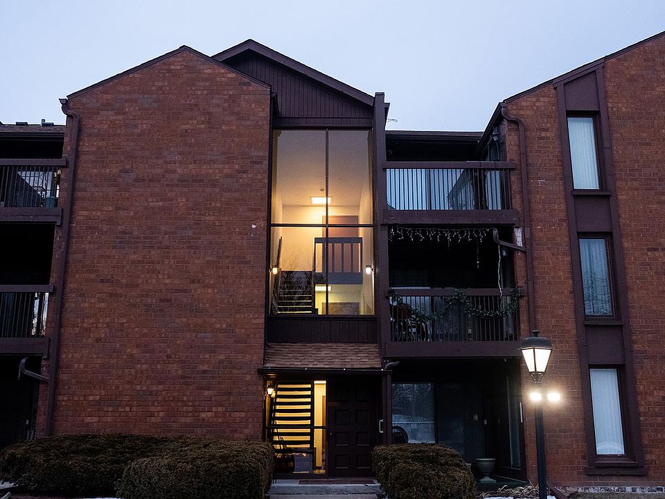 1st image of 2929 Sunnyside Dr #246