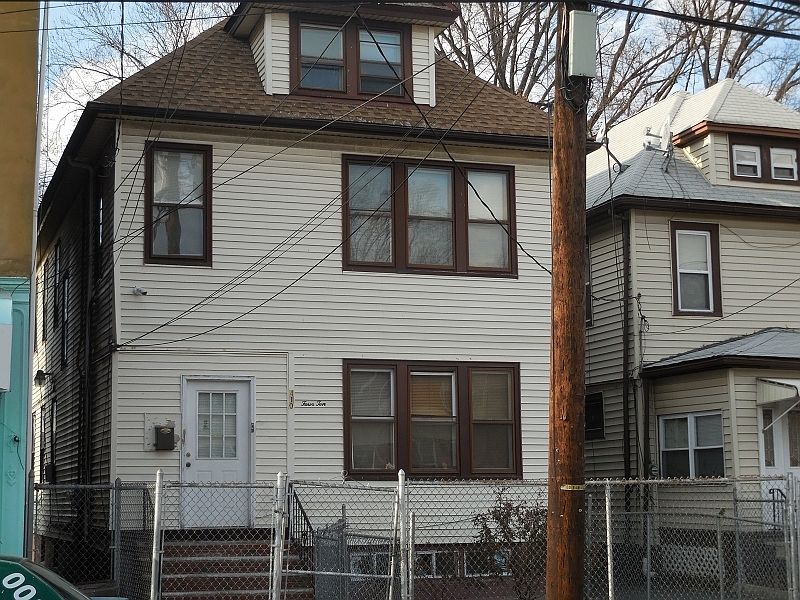 1st image of 410 Jefferson Ave