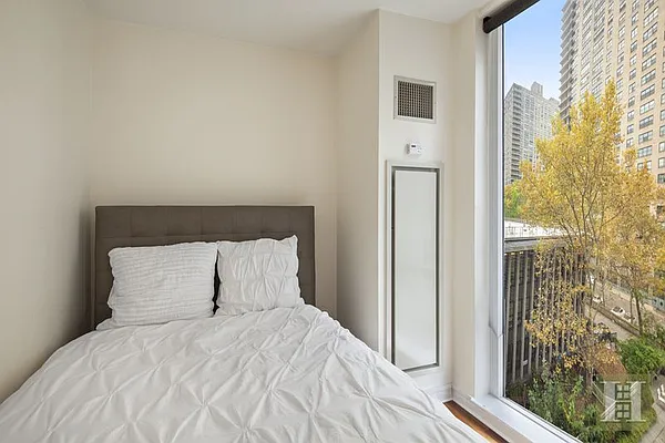 Sold by Halstead Real Estate | media 15