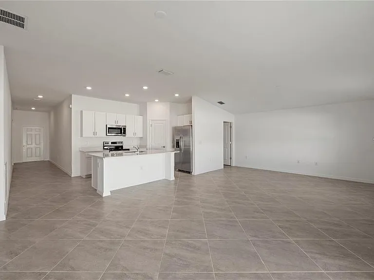 23234 Alaska Ave — Photo 4