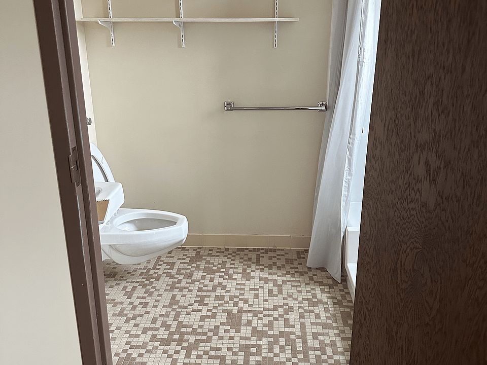 Handicap accessible bathroom