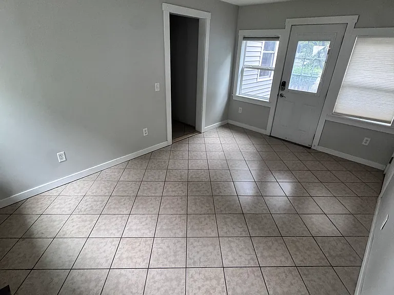 73 Spring Grove Ave — Photo 7