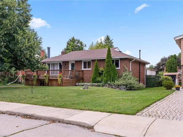 15 Collier Cres, Hamilton, ON L9C 3S7