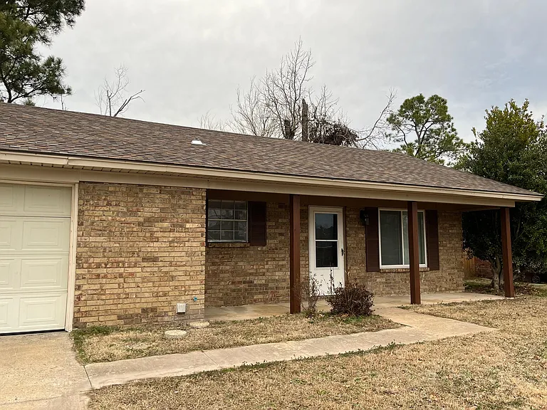 9405 Enid St — Photo 4