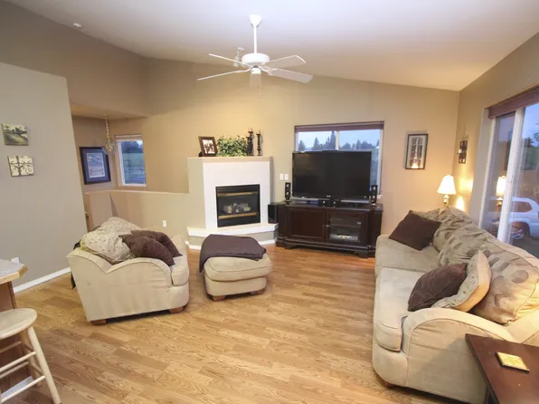 12010 Whitecap Pl, Anchorage, AK 99515