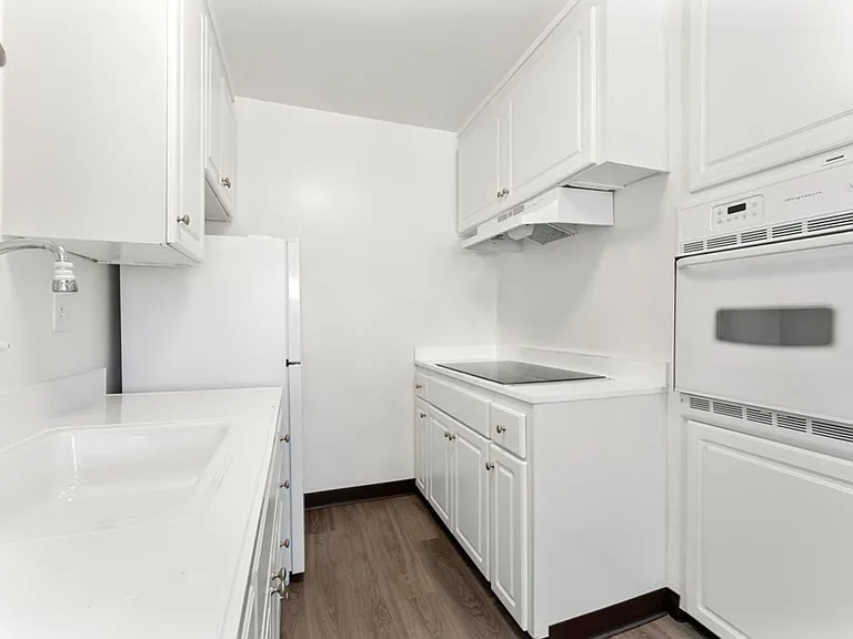 360 Chiquita Ave — Photo 11