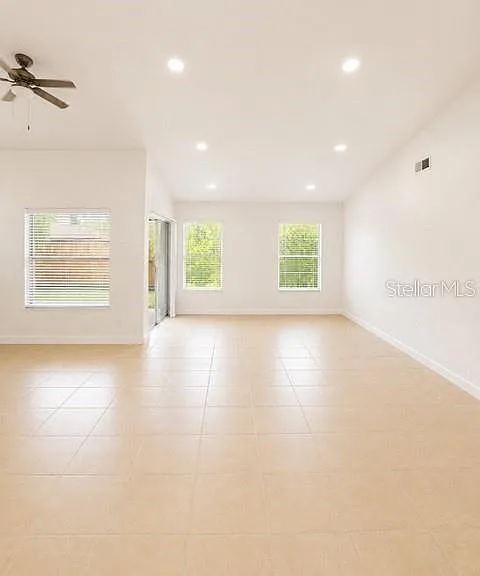 120 Sandpoint Ct — Photo 3