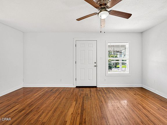 5th image of 906 Harmon Ave