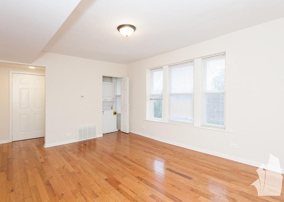 1st image of 6203 N Ravenswood Ave #3