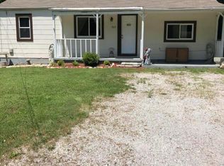 867 S Oak Park Ave, Springfield, MO 65802