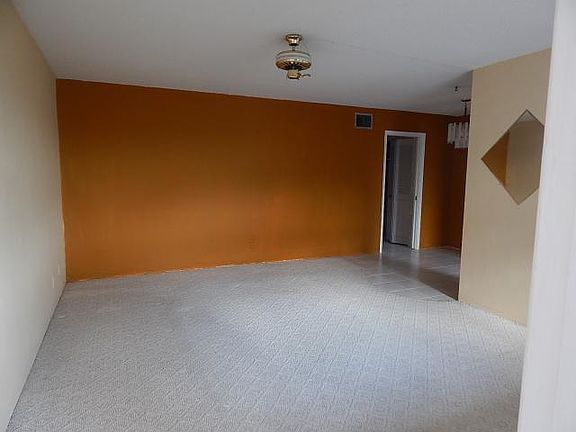 2nd image of 515 S Crescent Dr APT 303