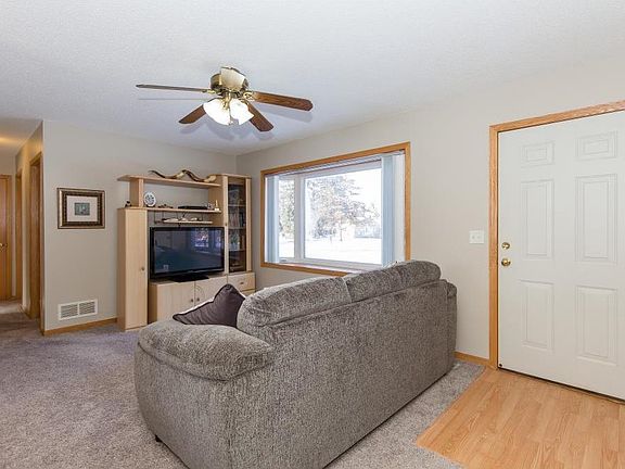 3rd image of 722 Berwood Ave