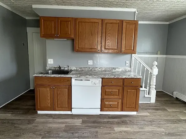 1654-1658 North Main Street, 1654-1658 N Main St #1654, Palmer, MA 01069