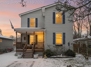 875 Adelaide Dr, Wolverine Lake, MI 48390