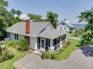 17 Mad Calf Ln, Gwynn, VA 23066