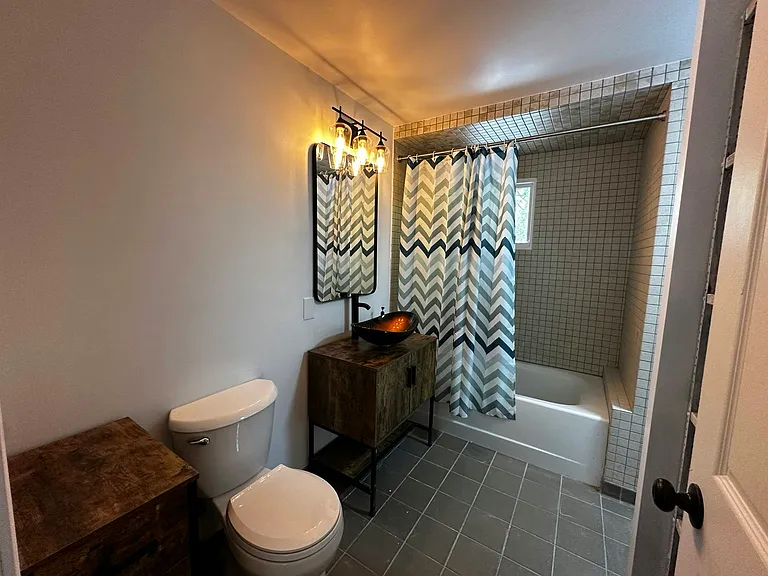 1211 Barnes St NW — Photo 7