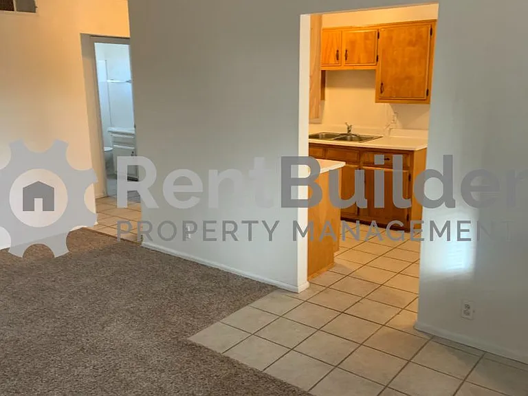 205 Vassar Dr SE — Photo 5