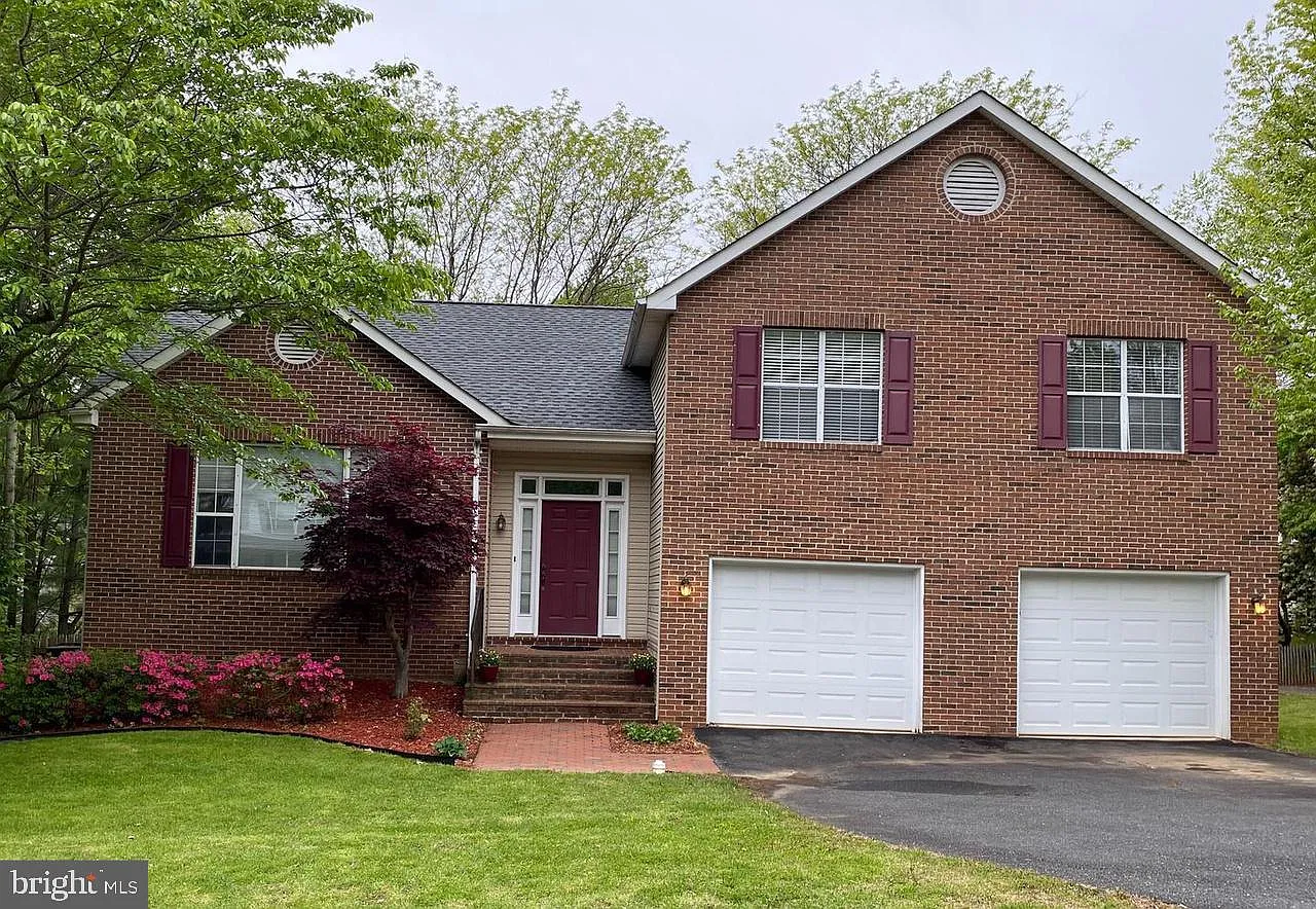 4 bed, 2.5 bath, 3578 sqft, $2,950 — Photo 1