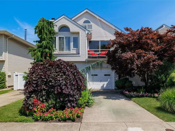 459 E Pine Street, Long Beach, NY 11561