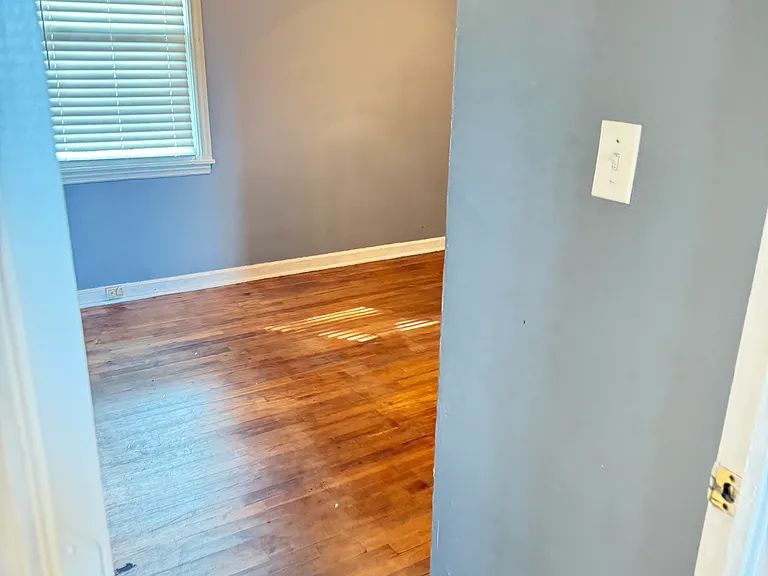 1807 Warren Ct — Photo 8
