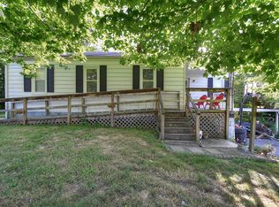 240 Crockett St, Bluff City, TN 37618