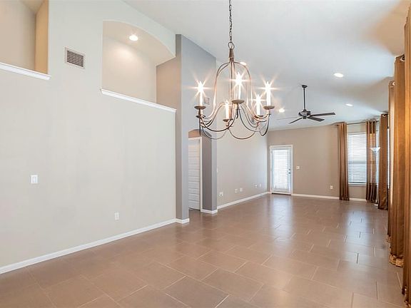 3rd image of 125 Pecanwood Ct