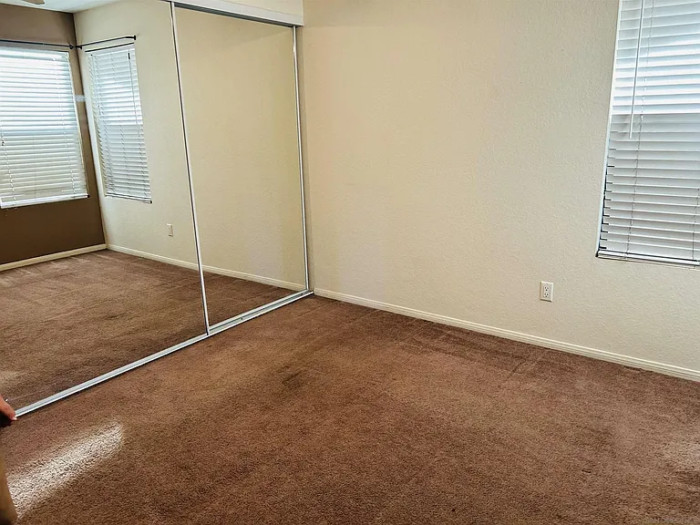 12156 Lakeside Ave — Photo 8