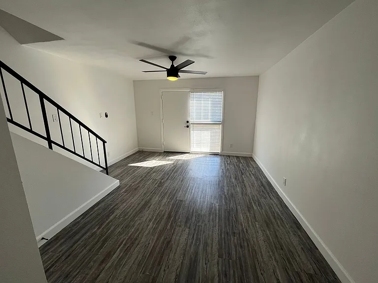 The Brentwood — Photo 36