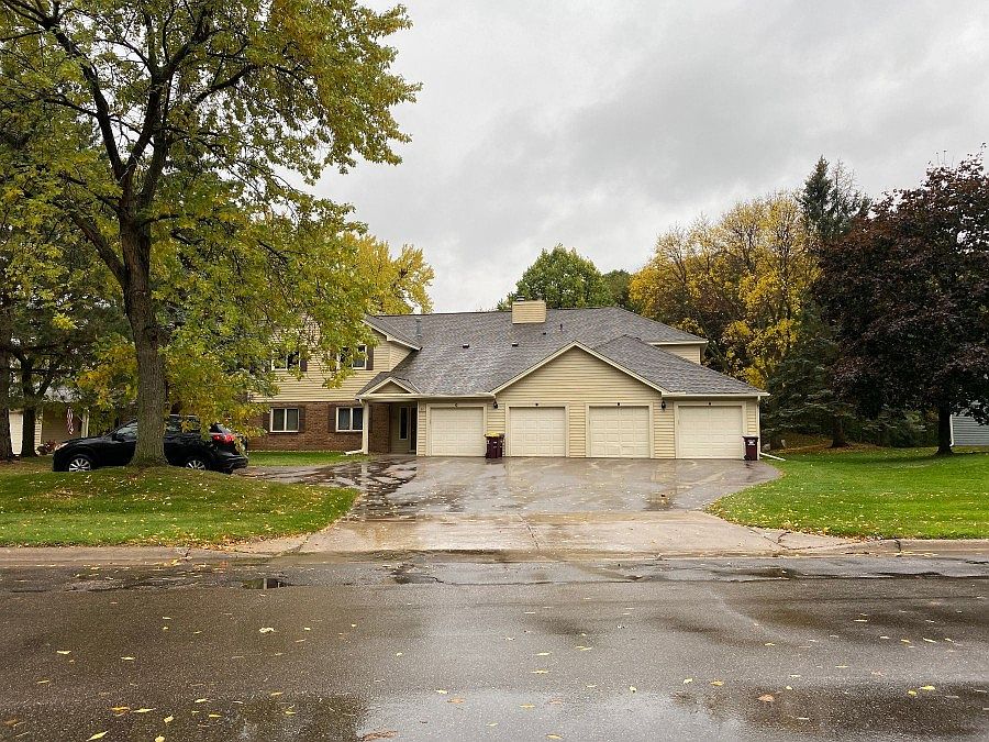 1st image of 20 Crusader Ave E
