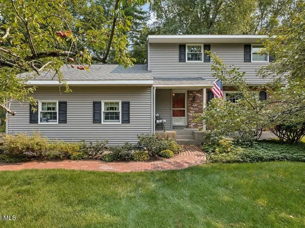 6 Nott Road, Guilderland, NY 12084
