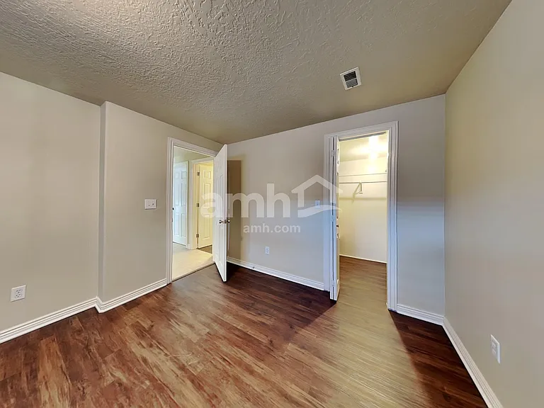 1190 S Inverness Dr — Photo 21