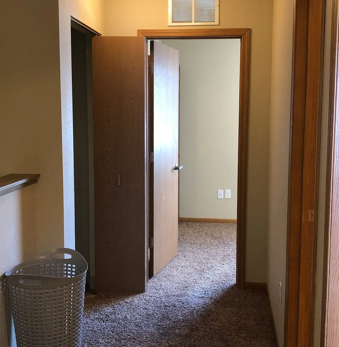 3 bed, 2.0 bath, 1275 sqft, $1,591 — Photo 4