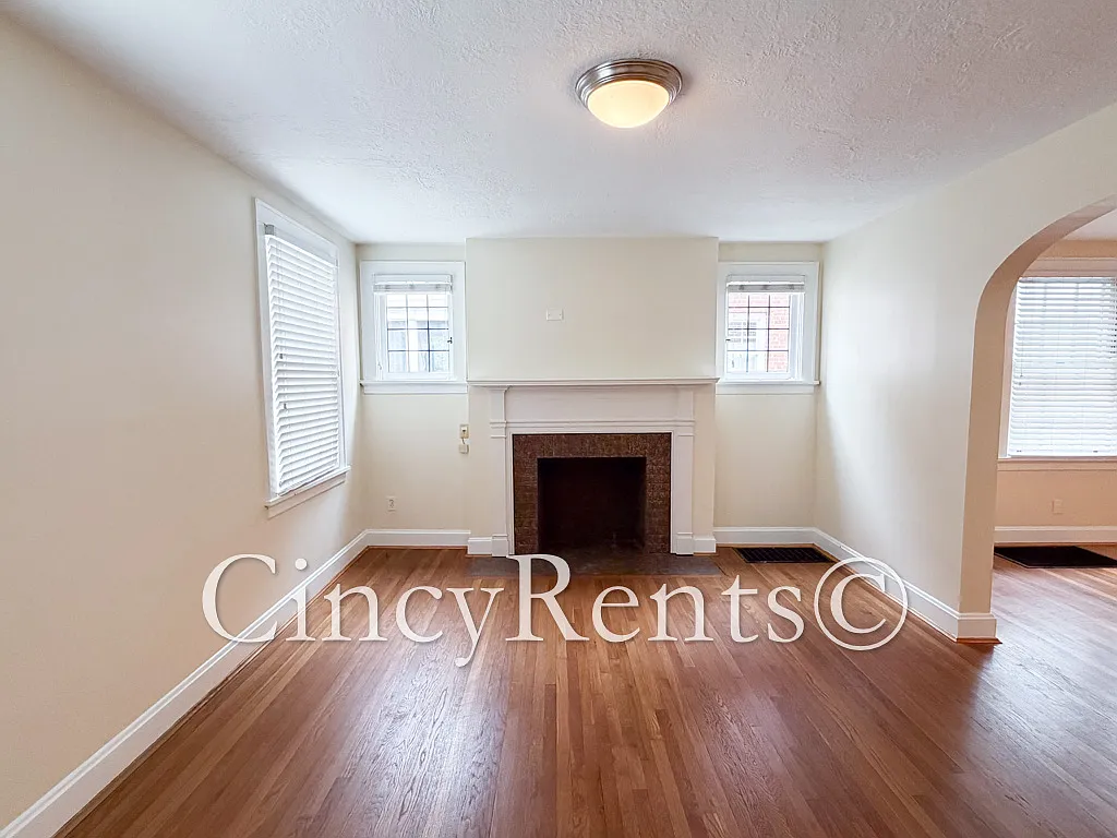 3434 Aultview Avenue 1- Spacious 2bd 1ba apt home with garage! Walk to Ault Park at Hyde Park — Photo 3