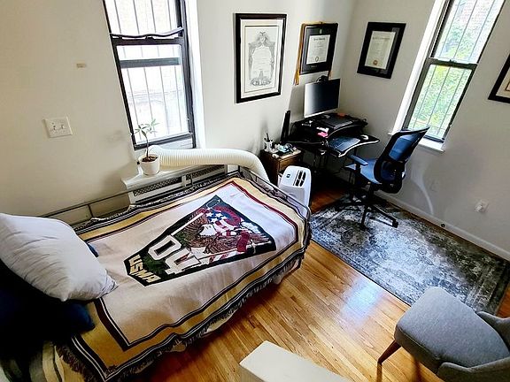 4th image of 44 W 75th St #2R