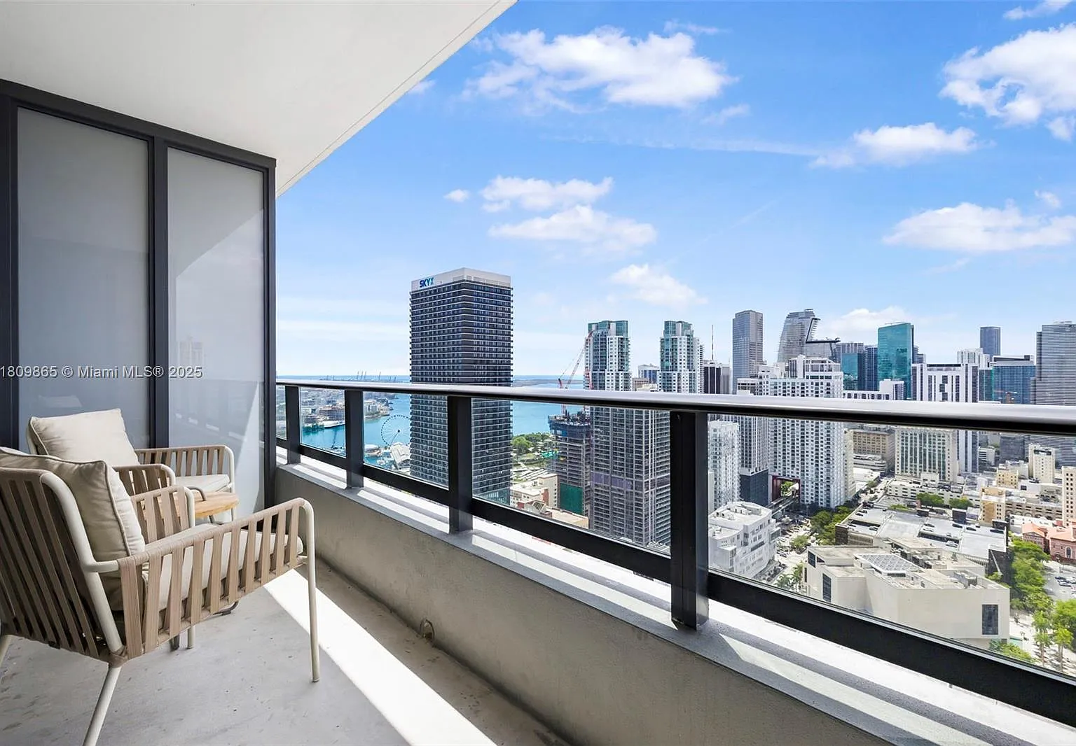 Gale / Natiivo — Photo 1