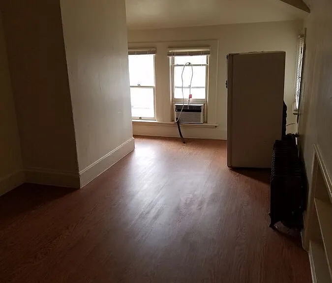 603 Emery St #4 — Photo 1