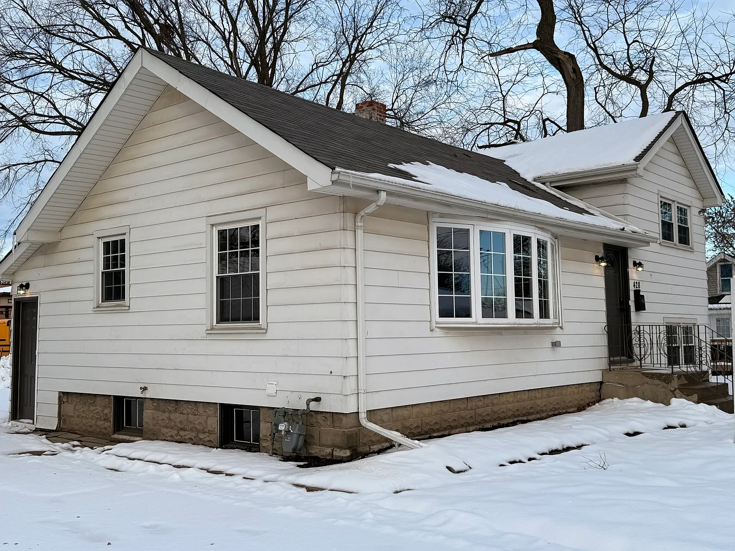 428 E 156th Pl photo 1