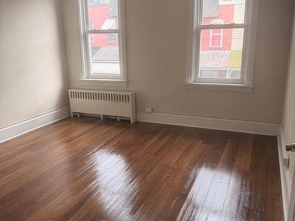 5th image of 730 Pear St