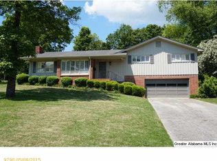 2612 Willow Brook Ln, Vestavia Hills, AL 35226