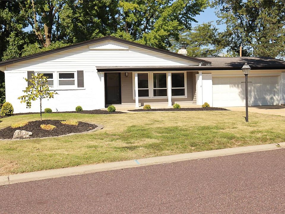 1st image of 11869 Hidden Lake Dr