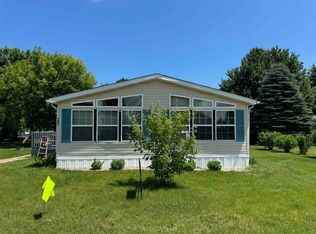 5401 Spruce Dr, Croswell, MI 48422