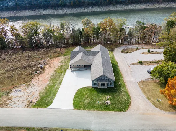 75 W Canterbury Dr, Bronston, KY 42518