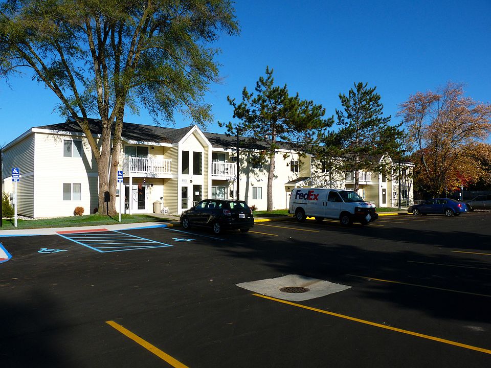 Boardman Lake Parking Lot