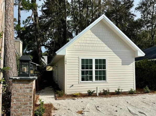 204 Palm St, Saint Simons Island, GA 31522