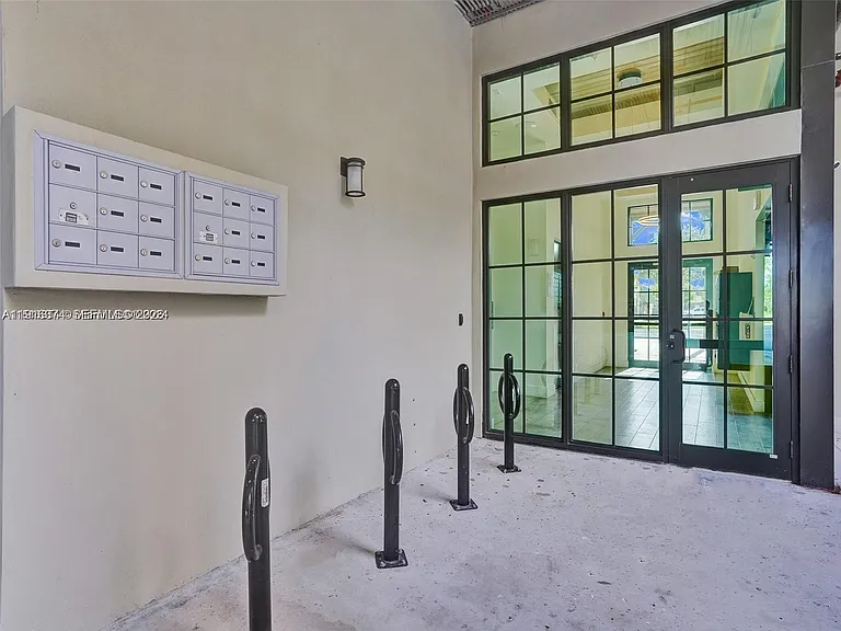 4100 SW 64th Ave #308 — Photo 37
