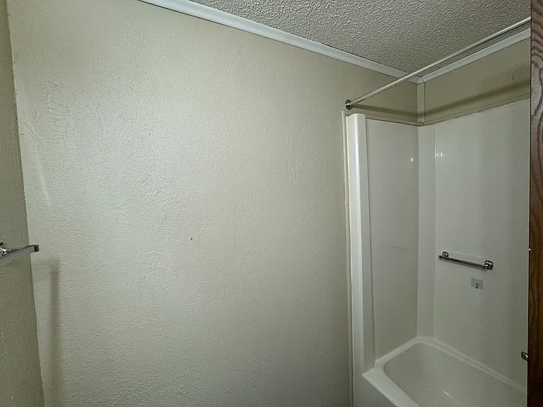 10-64 Hampshire Dr #52 — Photo 6
